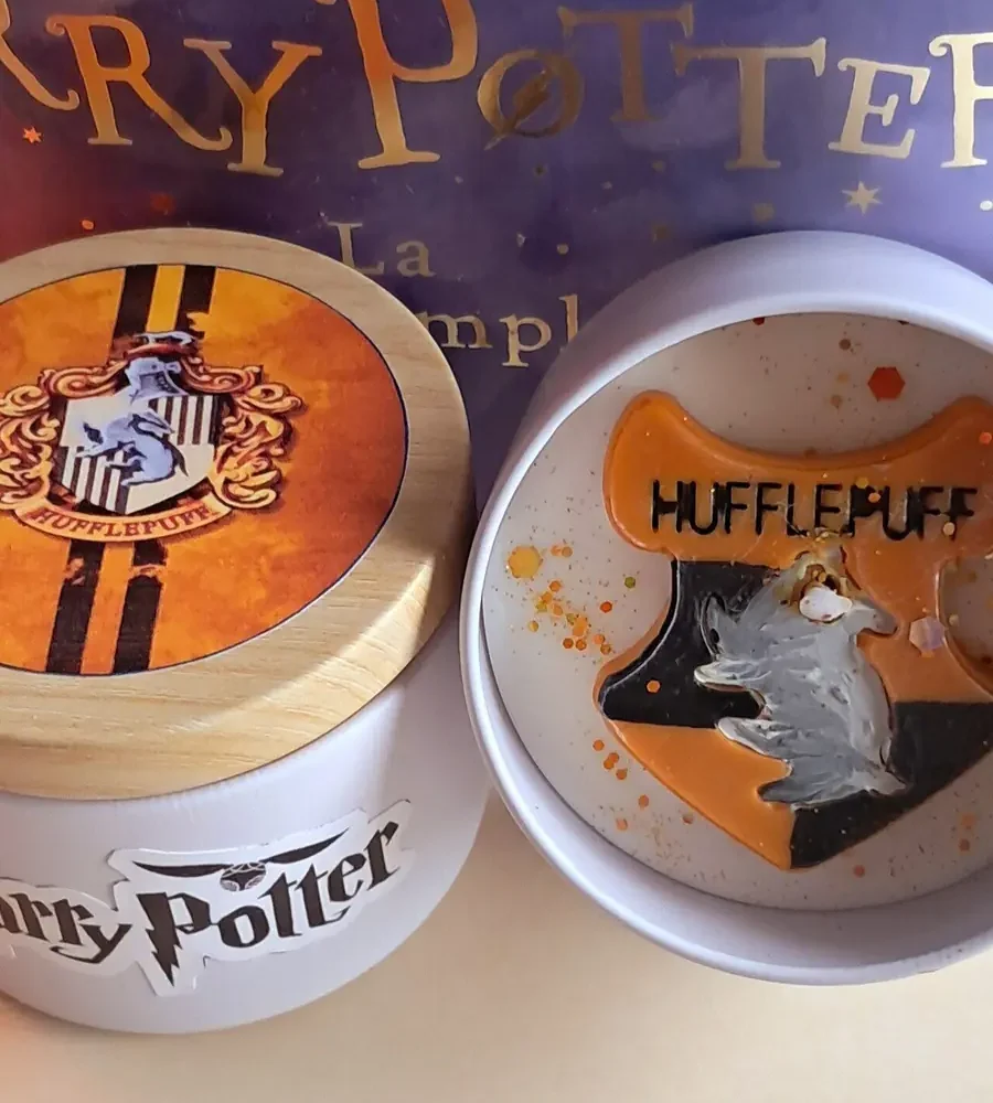 Vela HUFFLEPUFF
